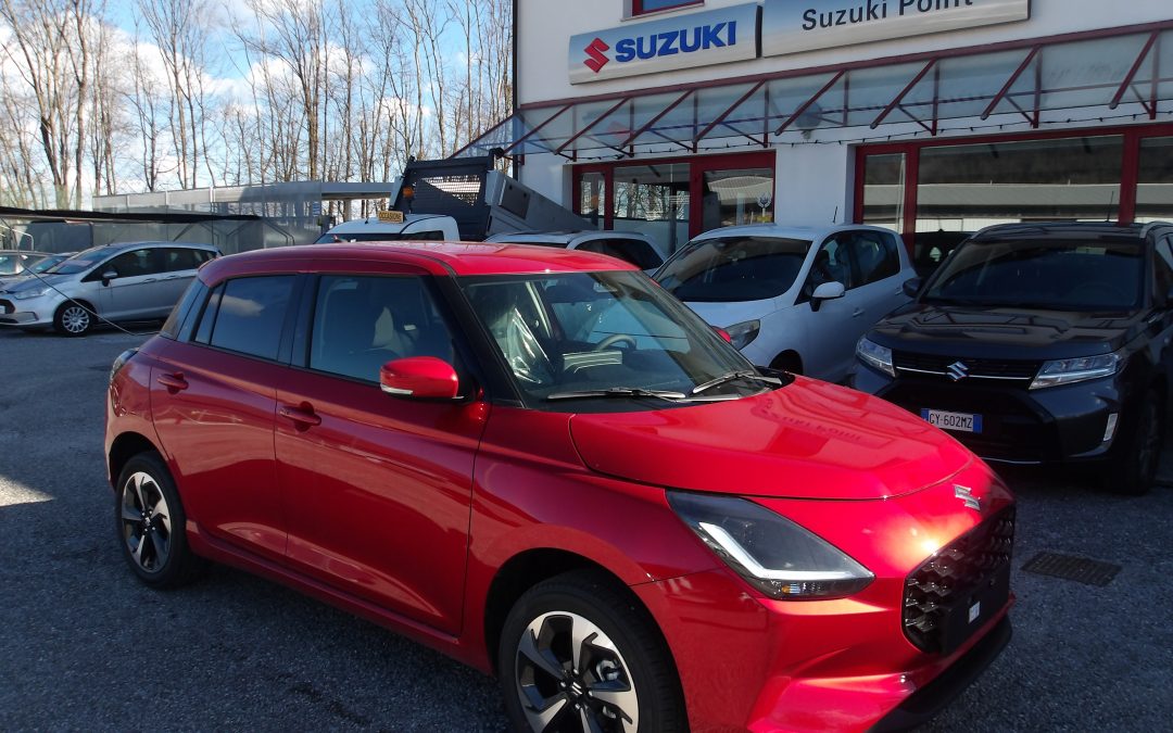 SUZUKI SWIFT CON ROTTAZIONE